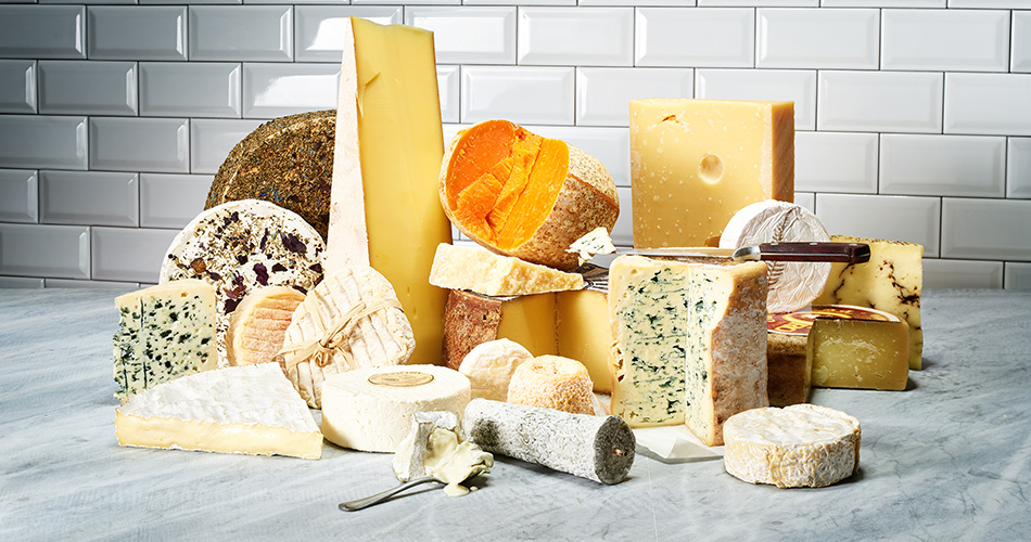 Käse und Milchprodukte Verschiedene Kaesesorten.